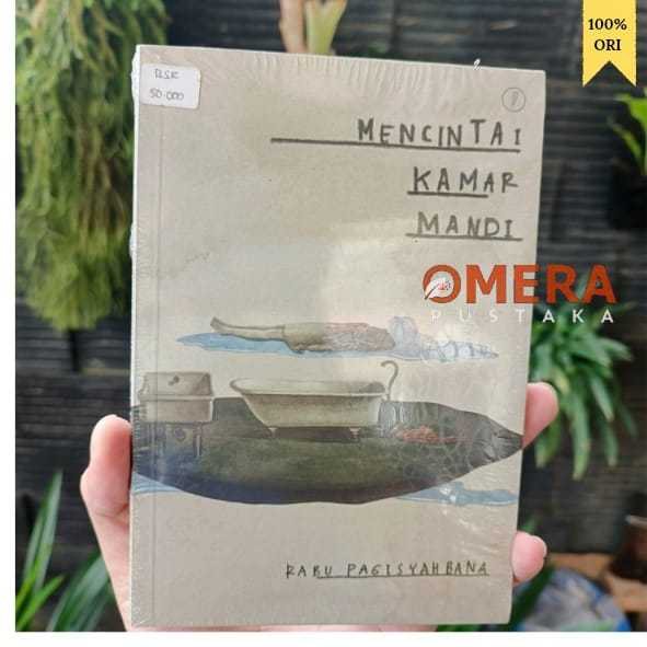 Sampul buku Mencintai kamar mandi